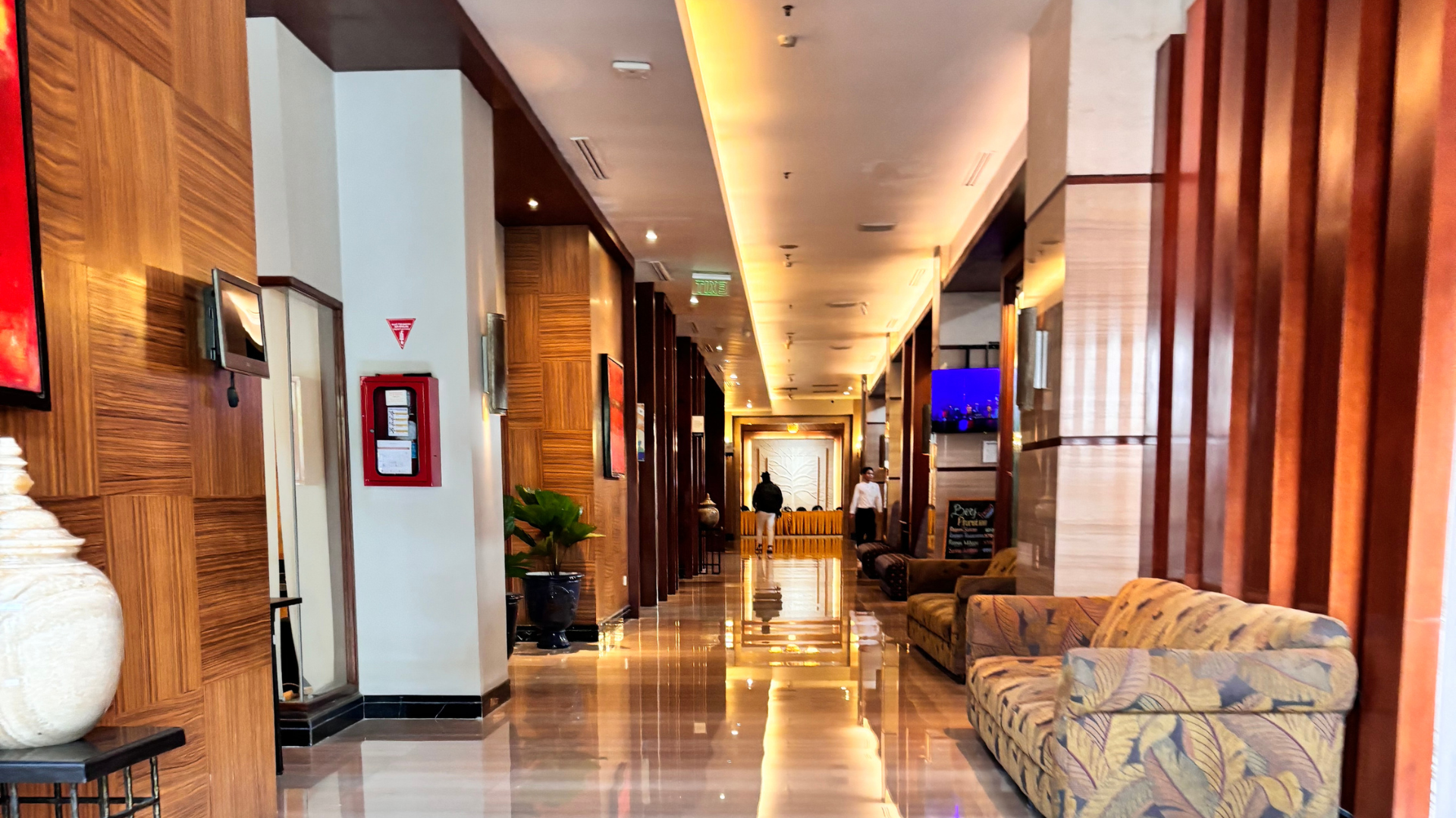 Decorative Lobby Lighting